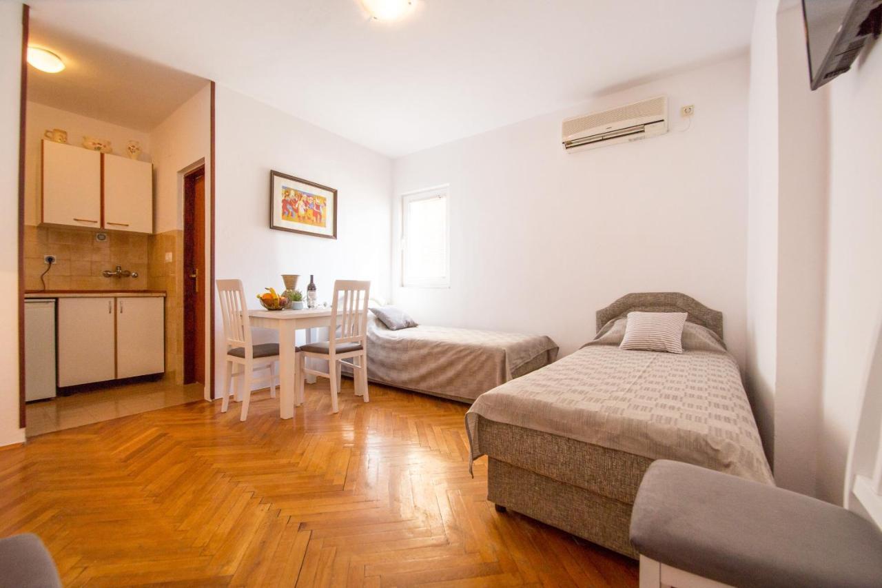 Apartments Angela Budva Exterior photo